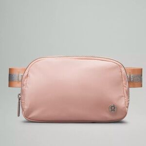 Lululemon Everywhere Belt Bag 1L